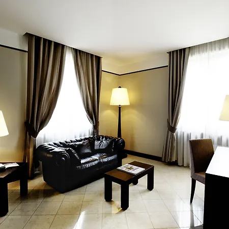 Th - Carpegna Palace Roma