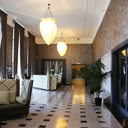 Th - Carpegna Palace Hotel