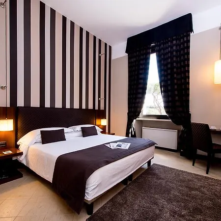 Hotel Th - Carpegna Palace