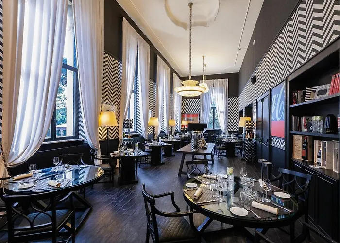 Th - Carpegna Palace