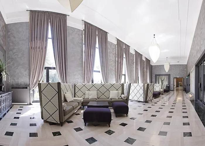 Th - Carpegna Palace Hotel