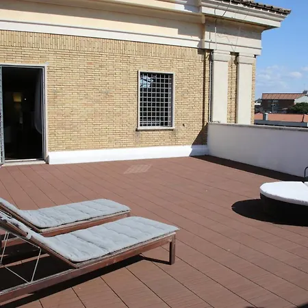 Th - Carpegna Palace
