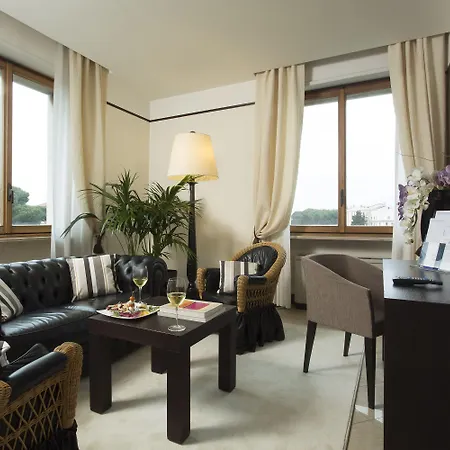 Th - Carpegna Palace 酒店 4*